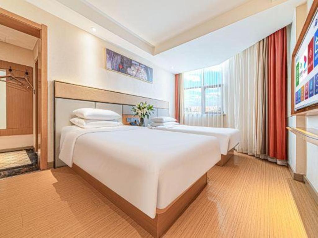 Greentree Inn Geermu Walking Street Business Hotel Golmud Exterior photo